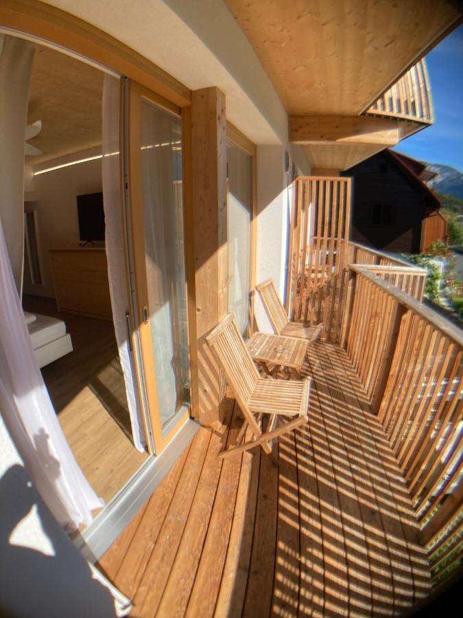 Seehotel Am Hallstaettersee Modern Rooms Obertraun Bagian luar foto