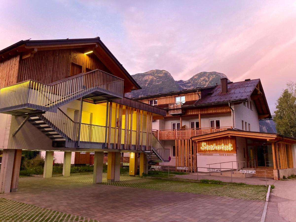 Seehotel Am Hallstaettersee Modern Rooms Obertraun Bagian luar foto
