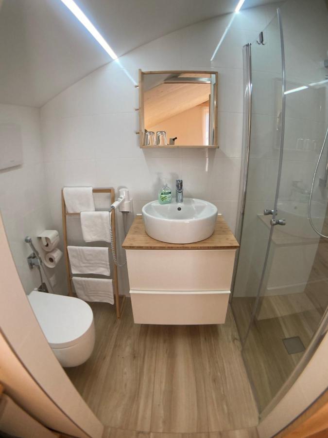 Seehotel Am Hallstaettersee Modern Rooms Obertraun Bagian luar foto