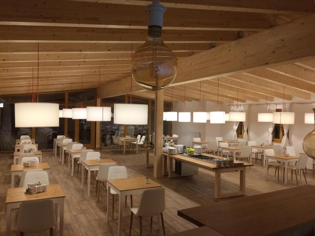 Seehotel Am Hallstaettersee Modern Rooms Obertraun Bagian luar foto