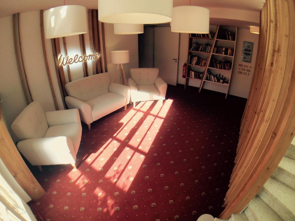 Seehotel Am Hallstaettersee Modern Rooms Obertraun Bagian luar foto